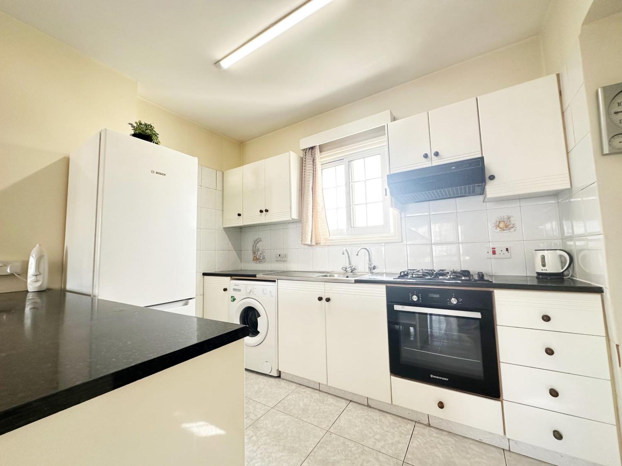 Serenity Sunrise Holiday Apt - Larnaca Exterior photo